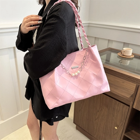 Bolso Tote de Cuero PU Acolchado de Diamante de Moda para Mujer Bolso de Hombro de Gran Capacidad con Decoración de Cadena de Perlas Artificiales y Asa Trenzada