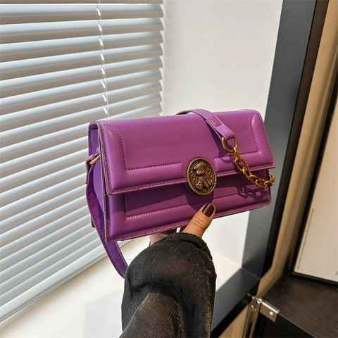 Borsa a Tracolla da Donna in Pelle PU Moda Fibbia a Rilievo Orso Retrò Borsa Quadrata Linea di Cucitura Catena Crossbody Pendolare