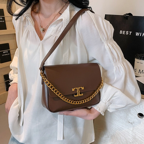Damen Stilvolle PU Leder Schultertasche Mit Goldkette Und Doppel T Schloss Mode Minimalistisch Quadratische Klappe Umhängetasche