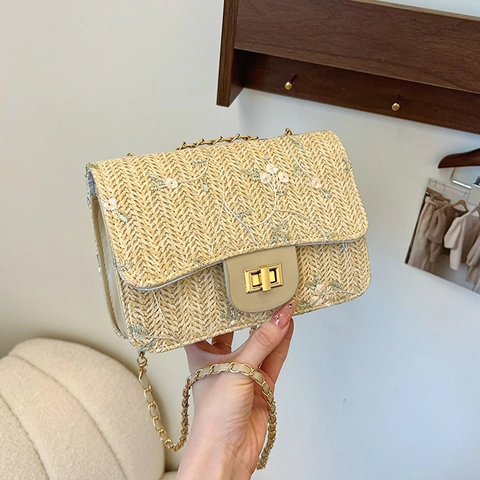 Women Straw Woven Shoulder Bag Floral Embroidered Square Crossbody Bag With Metal Chain Strap Summer Beach Vacation Handbag