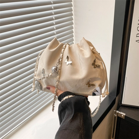 Bolso Bombonera de Cuero PU Con Decoración de Mariposa para Mujer Tendencia Callejera Correa de Cadena Cordón Bolso de Hombro