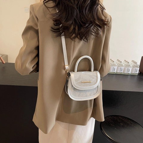 Borsa a Sella da Donna in Pelle PU Vintage Borsa a Tracolla Minimalista Con Decorazione a Barra di Metallo alla Moda