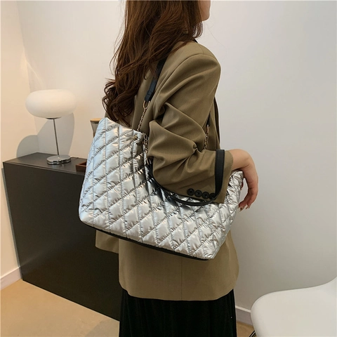 Sac Fourre-Tout Matelassé Femme Grande Capacité Motif Losange Cuir PU Métallique Sac Bandoulière Main Décontracté