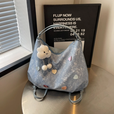 Damen Fashion Große Kapazität PU Leder Tote Tasche Bunte Herz Aufnäher Schultertasche Mit Süßem Wolken-Anhänger Reise
