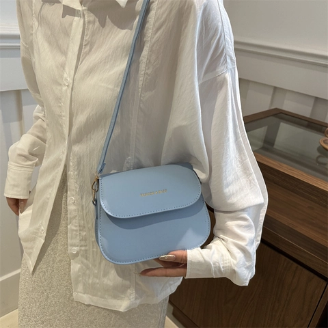 Trendy PU Leather Small Square Shoulder Bag For Women Solid Color Flap Crossbody Bag With Adjustable Strap Gold Letters