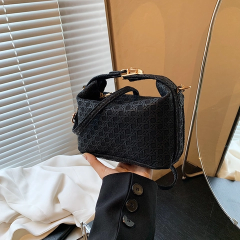 Elegante Borsa a Cuscino Intrecciata in Pelle PU da Donna Design di Nicchia Minimalista Borsa a Tracolla Con Cuciture Hardware Dorato Semplice