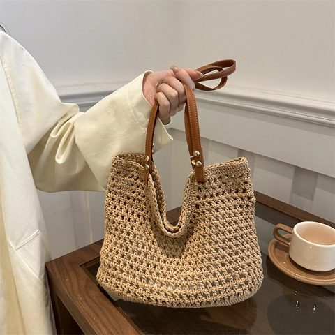 Borsa Tote Intrecciata da Donna Grande Capacità Borsa a Spalla Traforata all'Uncinetto Con Manico in Pelle Borchie Borsa da Spiaggia