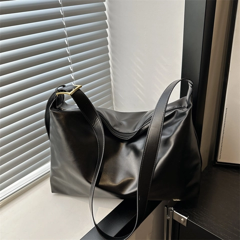 Large Capacity Women's Shoulder Bag Minimalist PU Leather Tote Bag Fashion Commuter Hobo Bag With Adjustable Strap