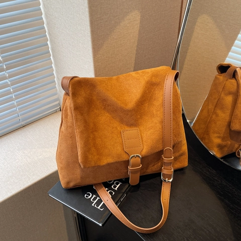 Vintage Mattiertes PU Leder Umhängetasche Für Damen Neue Mode Schulter Kleine Quadratische Tasche Pendler Handtasche Mit Metallschnalle