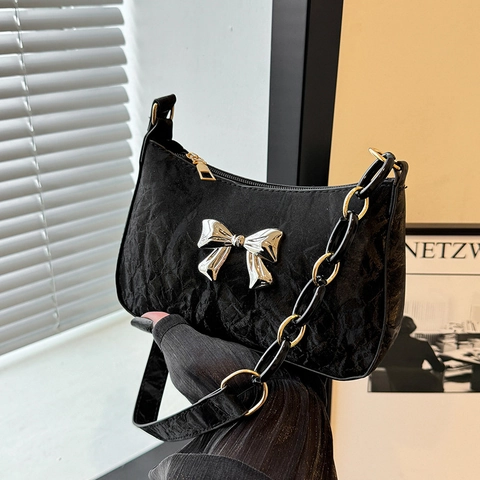 Fashion Pleated PU Leather Underarm Bag For Women Trendy Crescent Shoulder Bag With Metal Bow Decoration And Chain Strap