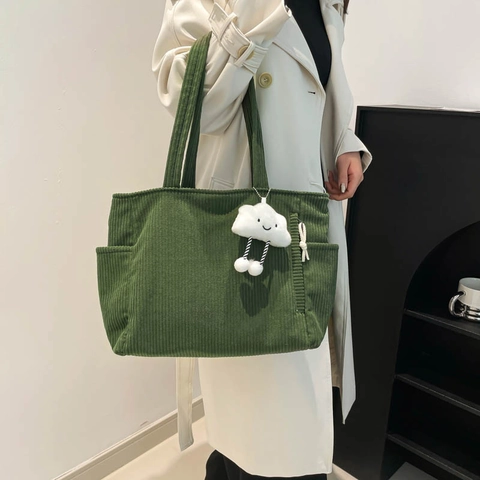 Bolso Tote de Pana de Gran Capacidad para Mujer Bolso de Hombro Plisado de Color Sólido Minimalista Con Colgante de Nube
