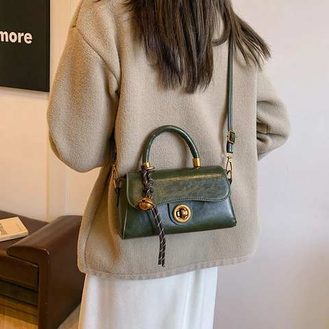 Vintage PU Leather Shoulder Bag For Women Small Square Crossbody Bag With Twist Lock And Stitching Detail Daily Handbag