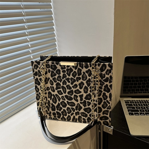 Borsa Tote da Donna alla Moda con Stampa Leopardata Zebra in Pelle PU Borsa a Tracolla Quadrata con Cinturino a Catena in Metallo