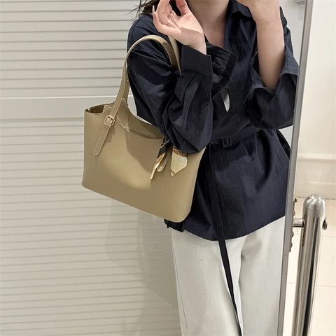 Borsa Tote da Donna Grande Capacità in Pelle PU Vintage Minimalista Borsa a Tracolla Con Sciarpa di Seta Cuciture a Contrasto per Pendolari