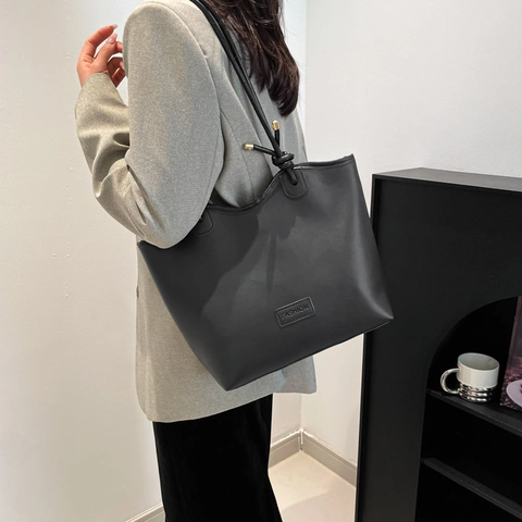 Large Capacity PU Leather Tote Bag Fashion Knot Strap Shoulder Bag Women Commuter Handbag With Zipper Closure Minimalist Bag