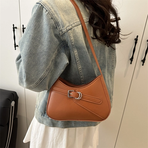 Borsa Hobo Mezzaluna in Pelle PU da Donna alla Moda Borsa a Tracolla Minimalista a Sella Con Fibbia in Metallo Decorativa Elegante Borsa a Mano Versatile