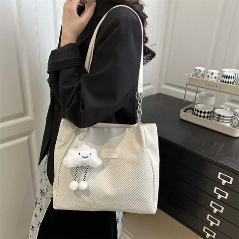 Sac Cabas en Velours Côtelé pour Femmes Avec Bandoulière Chaîne Grande Capacité Minimaliste Couleur Unie Sac à Épaule Main Avec Pendentif Nuage