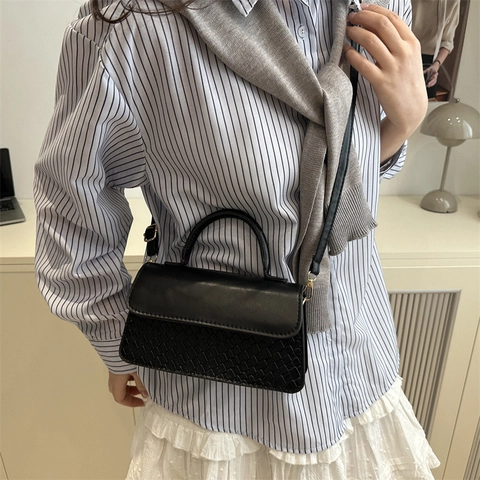 Vintage Women Crossbody Bag Retro PU Leather Handbag Woven Embossed Texture Flap Square Bag Commuting Shoulder Bag Brown