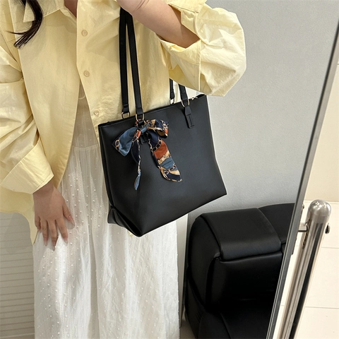 Borsa Tote da Donna in Pelle PU di Moda Borsa a Tracolla di Grande Capacità Con Sciarpa in Seta Decorativa Vintage