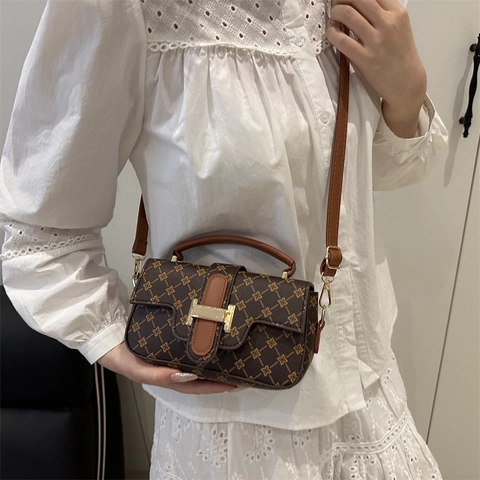 Women Retro Floral Monogram Crossbody Bag PU Leather Small Square Handbag Fashion Shoulder Bag With Metal Buckle Daily Purse