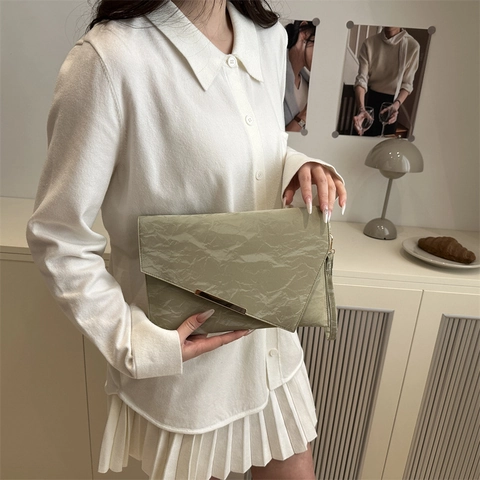 Minimalist PU Leather Envelope Clutch Bag For Women Crinkle Texture Metal Trim Wristlet Party Handbag Versatile Square Bag