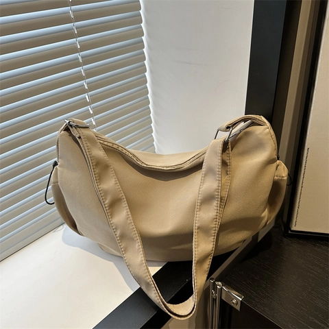 Sac Hobo en Nylon Minimaliste Grande Capacité Sac Bandoulière Pour Femmes Hommes Décontracté Sac Croissant Messager