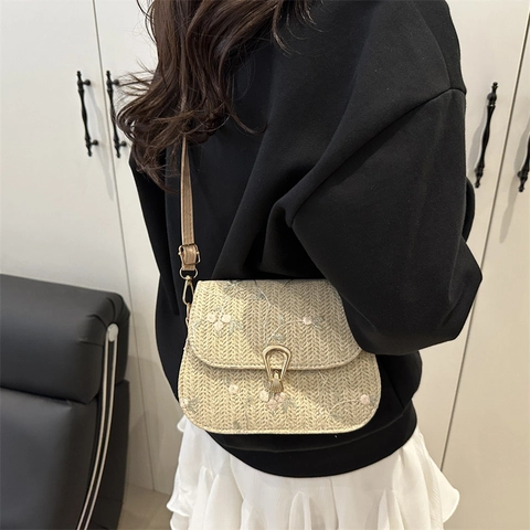 Women Retro Woven Straw Crossbody Bag Floral Embroidery Summer Small Square Saddle Bag Khaki White Shoulder Bag Vintage Pastoral Handbag