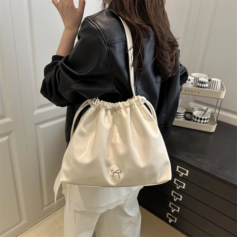 Bolso Tote con Pliegues y Cordón para Mujer Gran Capacidad de Cuero PU Brillante Bolso Cubo de Hombro con Decoración de Lazo Moda Casual