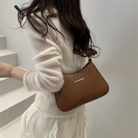 Sac Sous le Bras Mode Femme en Cuir PU Minimaliste Texture Tissée Sac à Épaule Avec Bandoulière Nouée Quincaillerie Dorée