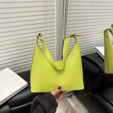 Women's Minimalist Synthetic Leather Shoulder Bag 2025 Fashion Solid Color Underarm Hobo Bag With Stitching Detail For Daily