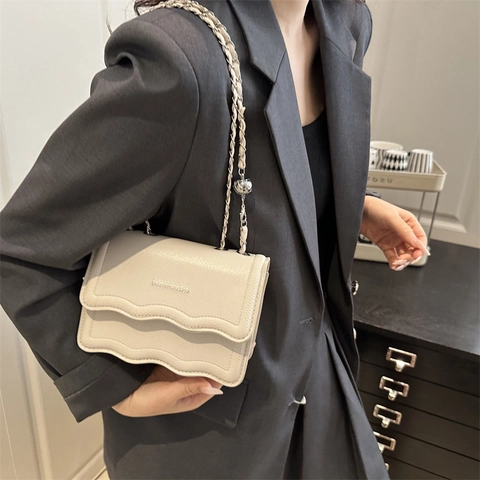 Luxe Crossbodytas Dames Met Golfrand En Litchi Textuur Moderne PU Leren Kleine Vierkante Schoudertas Met Kettingriem