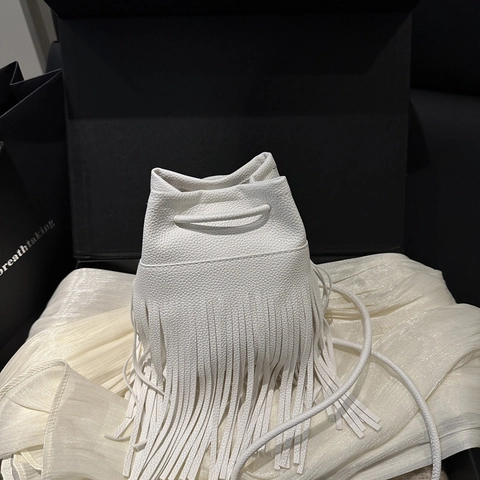Sac Seau à Glands pour Femmes en Cuir PU Motif Litchi Sac Bandoulière Cordon Sac à Main Décontracté pour Téléphone