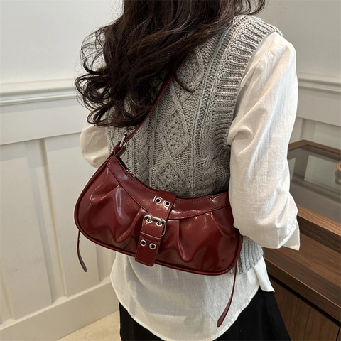Bolso de Hombro de Cuero PU con Pliegues Vintage para Mujer Bolso de Sillín de Color Sólido Bolso de Axila con Hebilla de Metal