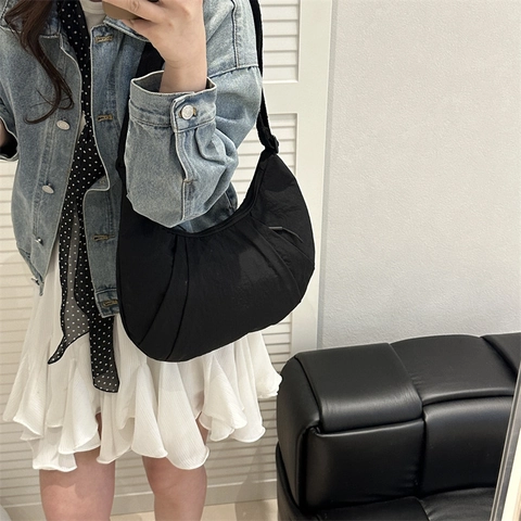 Women's Large Capacity Crescent Bag Pleated Nylon Hobo Bag Casual Solid Color Adjustable Strap Crossbody Shoulder Bag