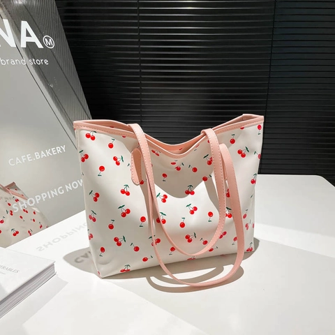 Borsa Tote in Pelle PU Stampata da Donna Grande Capacità Borsa a Spalla Fresca Urbana per Lavoro Quotidiano Motivo Ciliegia Cuore Fiocco Fragola