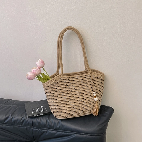 Women Large Capacity Woven Straw Tote Bag Polka Dot Shoulder Bag With Tassel Wood Beads Vacation Beach Handheld Bucket Bag
