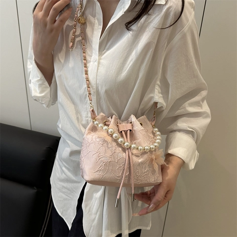 Sac Seau Papillon en Dentelle de Nouveau Style Chinois Élégant Floral avec Poignée en Perles et Bandoulière en Chaîne