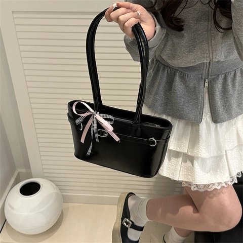 Urban Minimalist PU Patent Leather Underarm Bag For Women 2025 Fashion Shoulder Bag Daily Commute Tote Bag With Bow Decoration