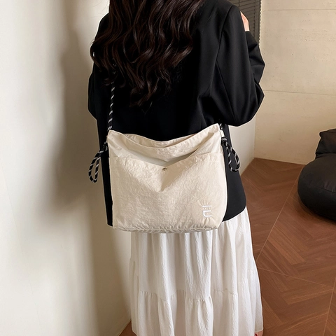 Große Kapazität Nylon Umhängetasche Für Damen Wasserdichte Leichte Tote Bag Mit Geflochtenem Seilriemen Mode Pendler Büchertasche