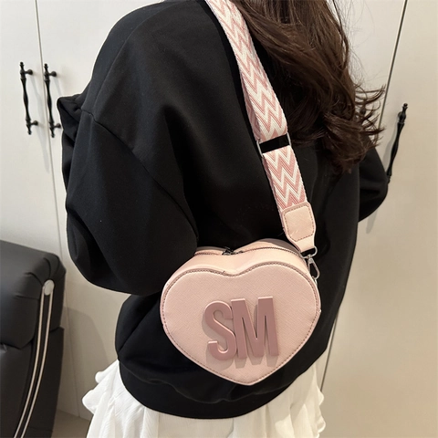 Fashion Heart Shaped PU Leather Crossbody Bag For Women With Wide Woven Strap SM Letter Embossed Chic Casual Shoulder Bag