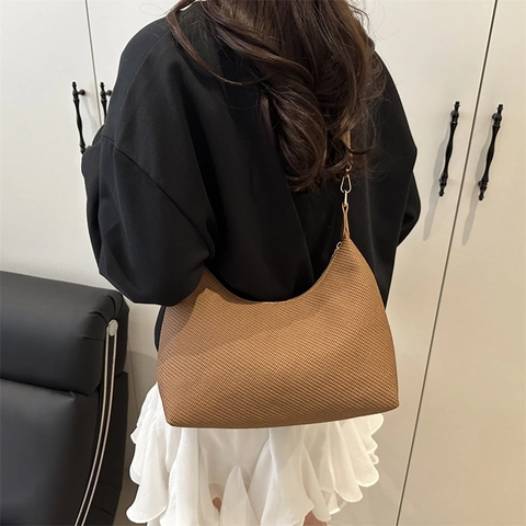 Damen Gewebte Textur PU Leder Unterachsel Tasche Minimalistische Halbmond Schultertasche Vielseitige Pendler Umhängetasche Hobo Tasche