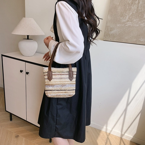 Bolso de Paja de Gran Capacidad para Mujer Verano Casual Tejido Playa Vacaciones Bolso de Hombro Diseño a Rayas Asa de Cuero PU