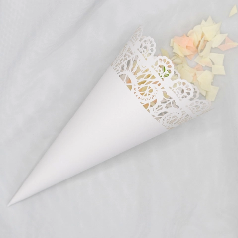 Coni per Confetti Matrimonio in Pizzo Traforato Stile Europeo Fai da Te in Cartone per Cerimonia Nuziale Decorazione Festa
