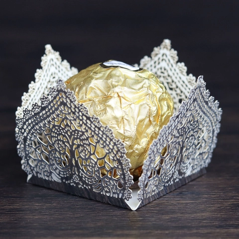Laser Cut Hollowed Candy Boxes Pearl Paper Chocolate Wrapper Lace Floral Decoration For Wedding Party Favors Gift Box