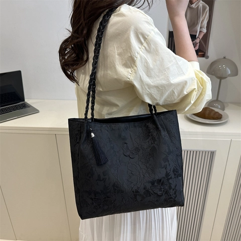 Bolso Tote de Encaje con Bordado de Mariposa de Nuevo Estilo Chino Mujer Gran Capacidad Asa Trenzada Borla Bolso de Hombro