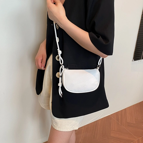Mode Damen PU Leder Umhängetasche Lychee Muster Halbmond Kleine Handytasche Mit Geknotetem Gurt Sommer Handtasche