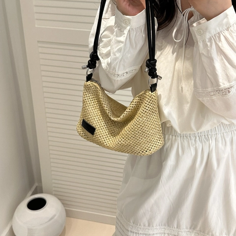Lightweight Casual Woven Straw Crossbody Bag For Women Minimalist Summer Vacation Shoulder Bag Solid Color Fashion Accessory