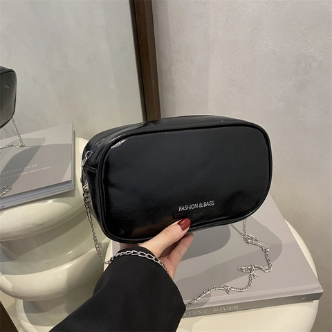 Women's PU Leather Small Square Crossbody Bag With Silver Alloy Chain Strap Fashion Letter Print Simple Shoulder Bag