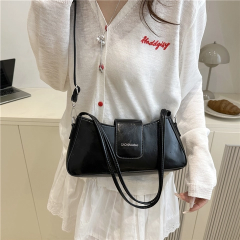 Vintage Women PU Leather Underarm Bag Solid Color Glossy Shoulder Crossbody Bag Fashion Minimalist Bag Daily Commuting Purse