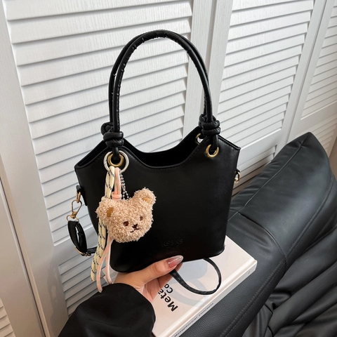 Women Korean Style PU Leather Bucket Bag Minimalist Solid Color Crossbody Handbag With Plush Bear Pendant Fashion Commute Single Shoulder Bag